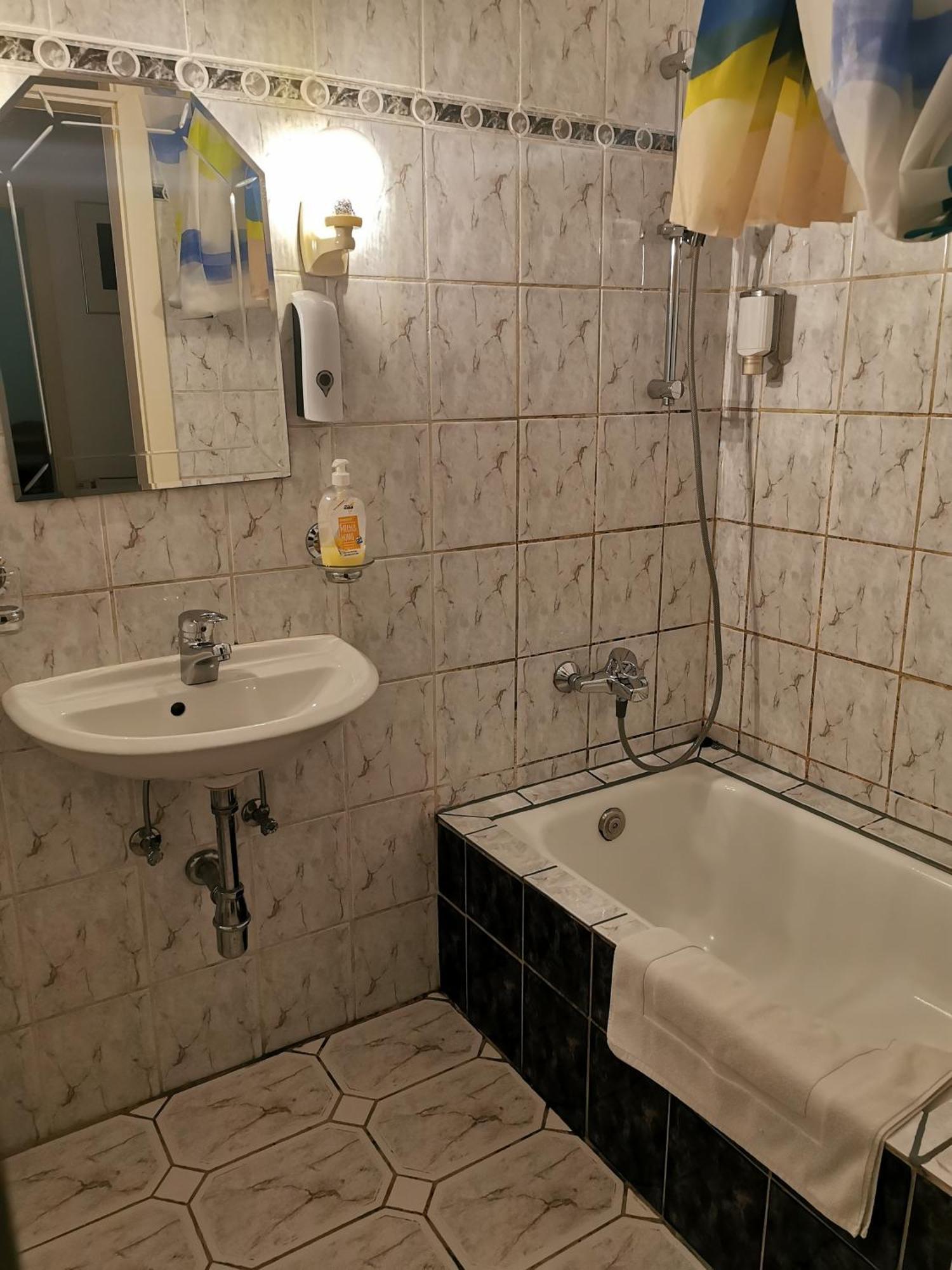 Ferienunterkuenfte In Sievering Mit Self-Check-In Wina Bagian luar foto